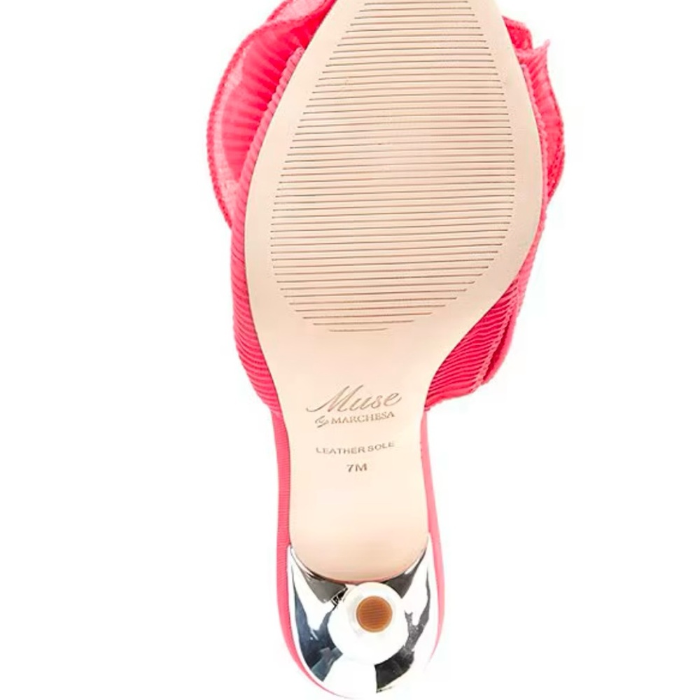 Muse by Marchesa Vibrant Pink Heels with Floral Design. - Picture 7 of 9